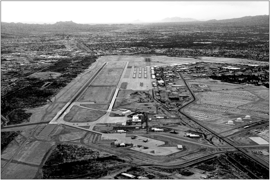 تصویری از پایگاه هوایی دیویس مونتان در توسان (دهه ۴۰ میلادی)